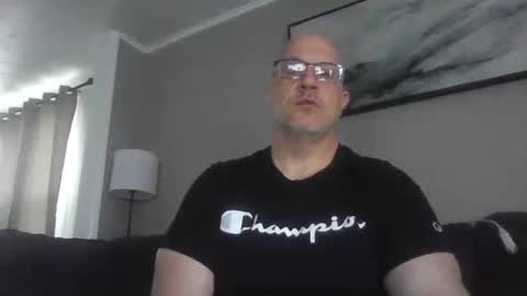 Snapshot of jr1871 chatting on May 6, 12:32 pm jr1871 online show from May 6, 12:32 pm