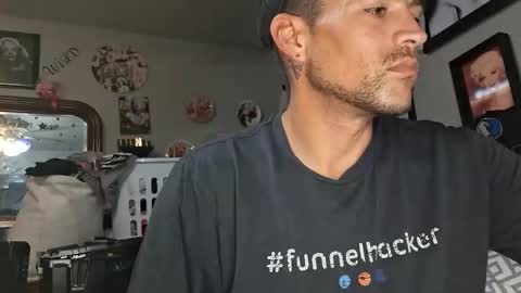 EdgingAllDay2Cum online show from November 18, 8:41 am