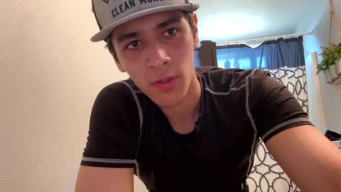 Snapshot of jteeeuhh chatting on February 26, 6:43 pm JteePt2 online show from February 26, 6:43 pm