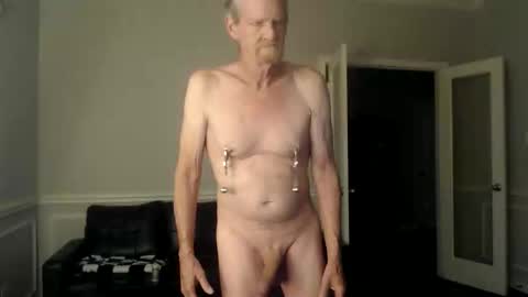 jtull52 online show from April 12, 7:52 pm