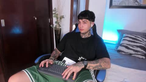 Snapshot of juan_alvarez18 chatting on September 12, 3:06 am juan_alvarez18 online show from September 12, 3:06 am