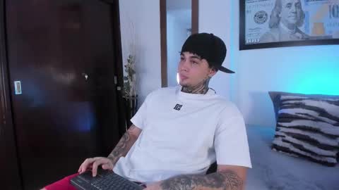 Snapshot of juan_alvarez18 chatting on September 24, 2:48 am juan_alvarez18 online show from September 24, 2:48 am