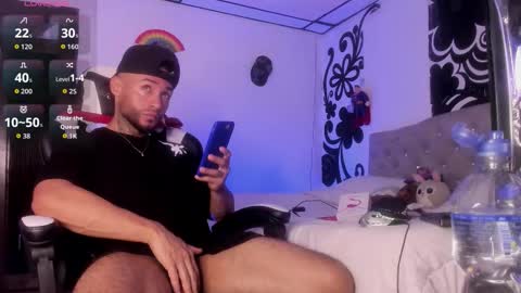 Snapshot of juan_bruce chatting on November 1, 9:06 pm juan online show from November 1, 9:06 pm