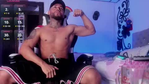 Snapshot of juan_bruce chatting on November 3, 12:24 am juan online show from November 3, 12:24 am