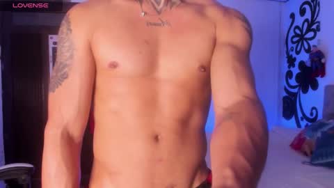 Snapshot of juan_bruce chatting on November 4, 12:43 am juan online show from November 4, 12:43 am