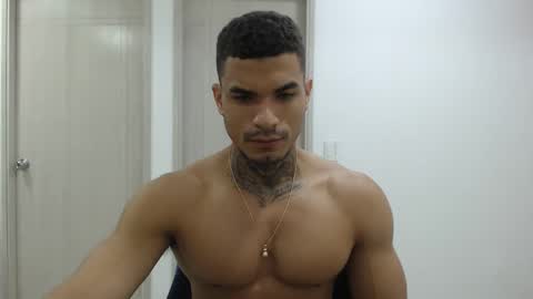 juan_gomez_1 online show from January 8, 10:37 am