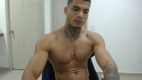 juan_gomez_1 online show from January 15, 10:38 am