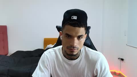 juan_gomez_1 online show from November 27, 12:02 am