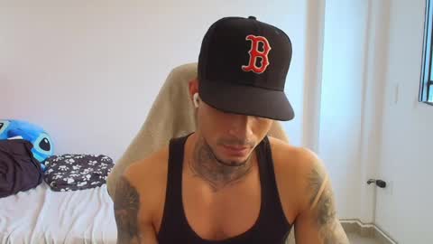 Snapshot of juan_gomez_1 chatting on May 15, 9:44 pm juan_gomez_1 online show from May 15, 9:44 pm