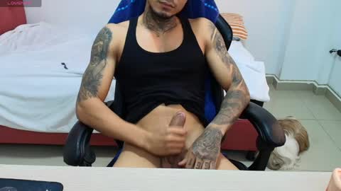 Snapshot of juan_gomez_1 chatting on June 6, 10:47 pm juan_gomez_1 online show from June 6, 10:47 pm