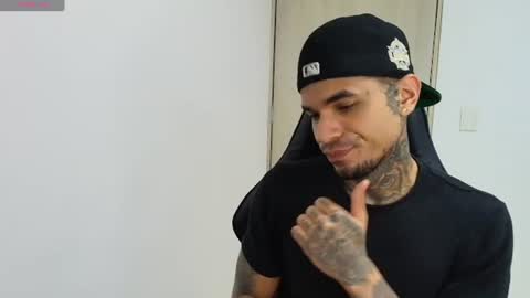 Snapshot of juan_gomez_1 chatting on June 10, 9:08 am juan_gomez_1 online show from June 10, 9:08 am