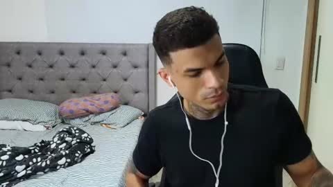 juan_gomez_1 online show from June 20, 12:14 am