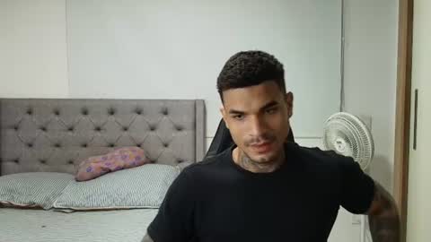 juan_gomez_1 online show from June 24, 5:06 am