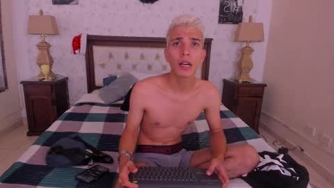 J U A N   L O V E R S online show from December 6, 3:44 pm