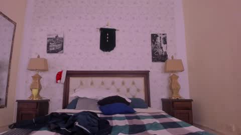 J U A N   L O V E R S online show from December 7, 1:07 pm