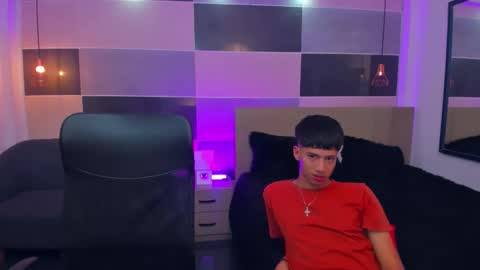 Snapshot of juan_nd_steven chatting on December 12, 7:30 am JuanSteven online show from December 12, 7:30 am