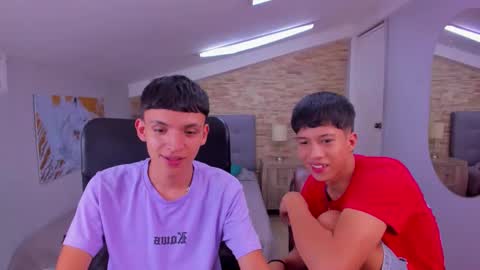 Snapshot of juan_nd_steven chatting on December 21, 7:13 am JuanSteven online show from December 21, 7:13 am