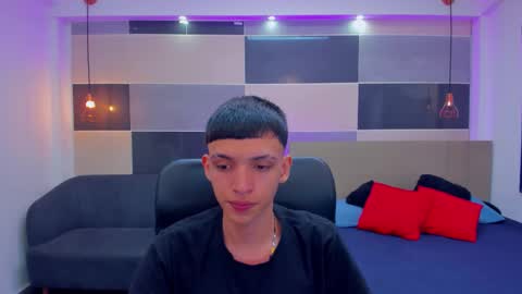 Snapshot of juan_nd_steven chatting on December 24, 10:39 pm JuanSteven online show from December 24, 10:39 pm