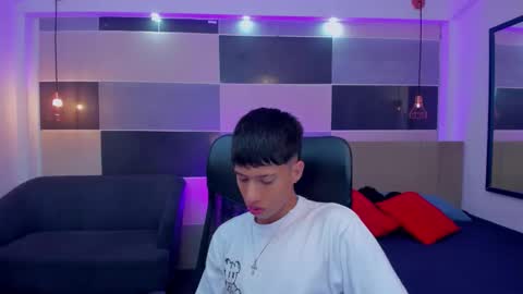 Snapshot of juan_nd_steven chatting on December 29, 1:06 pm JuanSteven online show from December 29, 1:06 pm