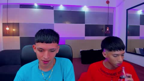 Snapshot of juan_nd_steven chatting on December 31, 4:06 am JuanSteven online show from December 31, 4:06 am