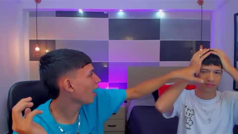 Snapshot of juan_nd_steven chatting on January 5, 12:10 pm JuanSteven online show from January 5, 12:10 pm