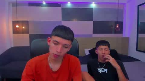 Snapshot of juan_nd_steven chatting on January 9, 4:19 am JuanSteven online show from January 9, 4:19 am