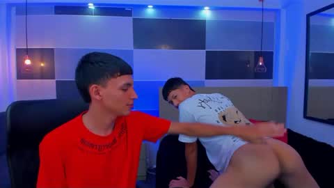 Snapshot of juan_nd_steven chatting on January 17, 4:49 am JuanSteven online show from January 17, 4:49 am