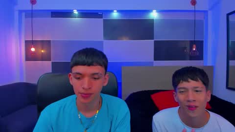 Snapshot of juan_nd_steven chatting on January 18, 4:26 am JuanSteven online show from January 18, 4:26 am