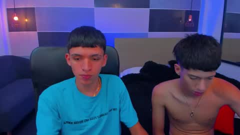 Snapshot of juan_nd_steven chatting on January 18, 7:28 am JuanSteven online show from January 18, 7:28 am