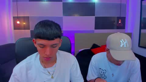 Snapshot of juan_nd_steven chatting on January 23, 4:19 am JuanSteven online show from January 23, 4:19 am