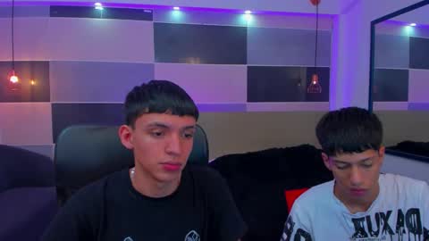 Snapshot of juan_nd_steven chatting on January 25, 3:20 pm JuanSteven online show from January 25, 3:20 pm