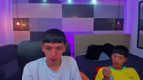 Snapshot of juan_nd_steven chatting on January 28, 4:08 am JuanSteven online show from January 28, 4:08 am