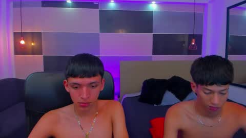 Snapshot of juan_nd_steven chatting on January 28, 7:11 am JuanSteven online show from January 28, 7:11 am