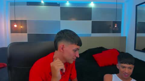 Snapshot of juan_nd_steven chatting on February 6, 4:21 am JuanSteven online show from February 6, 4:21 am