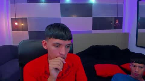 Snapshot of juan_nd_steven chatting on February 13, 4:22 am JuanSteven online show from February 13, 4:22 am