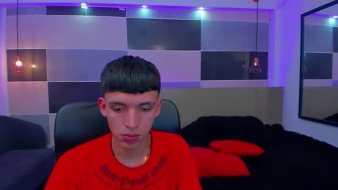 Snapshot of juan_nd_steven chatting on February 13, 7:24 am JuanSteven online show from February 13, 7:24 am