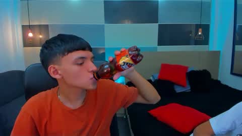 Snapshot of juan_nd_steven chatting on February 14, 4:04 am JuanSteven online show from February 14, 4:04 am