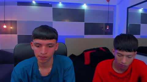 Snapshot of juan_nd_steven chatting on February 15, 4:25 am JuanSteven online show from February 15, 4:25 am