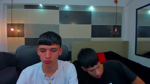 Snapshot of juan_nd_steven chatting on February 18, 4:37 am JuanSteven online show from February 18, 4:37 am