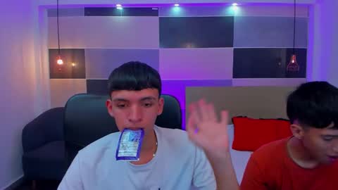 Snapshot of juan_nd_steven chatting on February 21, 4:18 am JuanSteven online show from February 21, 4:18 am