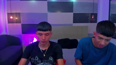 Snapshot of juan_nd_steven chatting on March 1, 4:58 am JuanSteven online show from March 1, 4:58 am