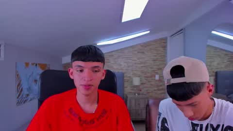 Snapshot of juan_nd_steven chatting on March 5, 7:38 am JuanSteven online show from March 5, 7:38 am