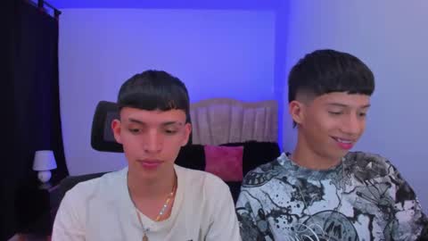 Snapshot of juan_nd_steven chatting on September 9, 2:22 am JuanSteven online show from September 9, 2:22 am