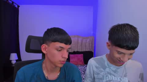 Snapshot of juan_nd_steven chatting on September 12, 4:34 am JuanSteven online show from September 12, 4:34 am