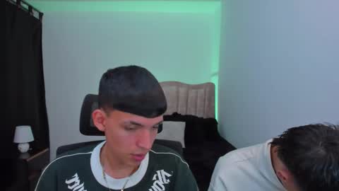 Snapshot of juan_nd_steven chatting on September 13, 3:28 am JuanSteven online show from September 13, 3:28 am