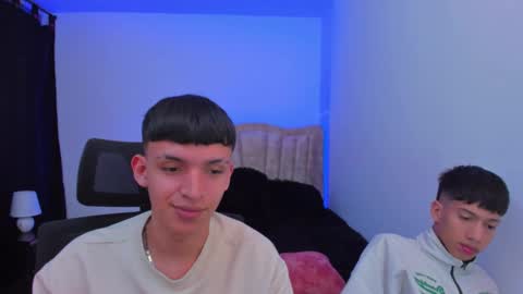 Snapshot of juan_nd_steven chatting on September 18, 4:14 am JuanSteven online show from September 18, 4:14 am