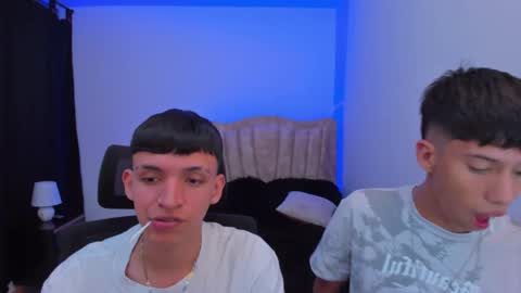 Snapshot of juan_nd_steven chatting on September 20, 12:44 am JuanSteven online show from September 20, 12:44 am