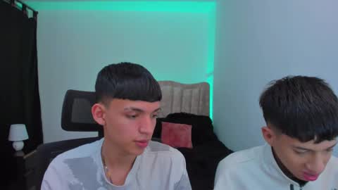 Snapshot of juan_nd_steven chatting on September 23, 4:26 am JuanSteven online show from September 23, 4:26 am