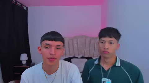 Snapshot of juan_nd_steven chatting on October 11, 4:12 am JuanSteven online show from October 11, 4:12 am