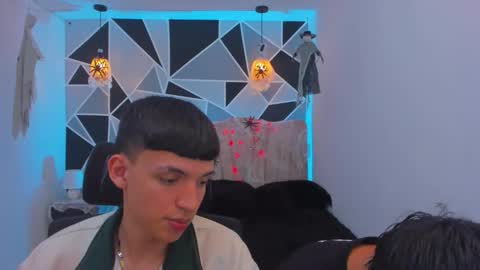 Snapshot of juan_nd_steven chatting on October 15, 4:34 am JuanSteven online show from October 15, 4:34 am